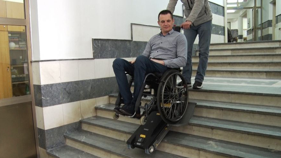 Вулин: Особе са инвалидитетом нису терет друштва